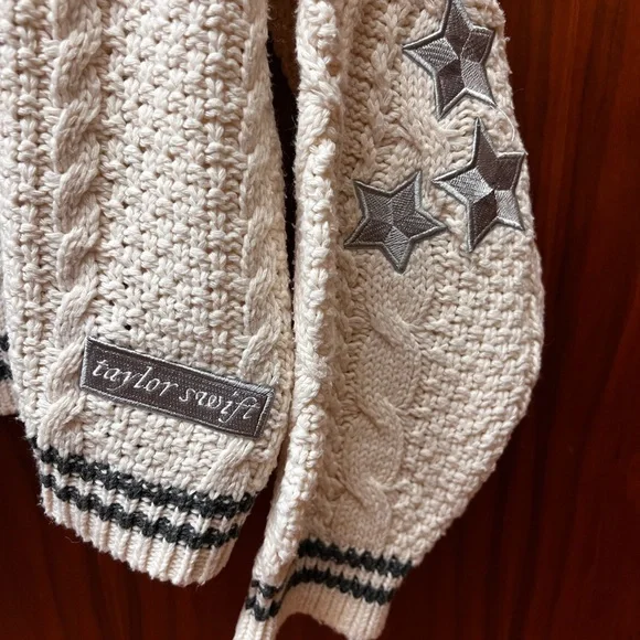 Taylor Swift cardigan swrater